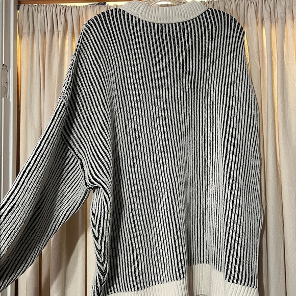 Arie Cable Sweater - Picture 4 of 5